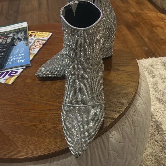 Women’s Boots - Picture 4 of 4